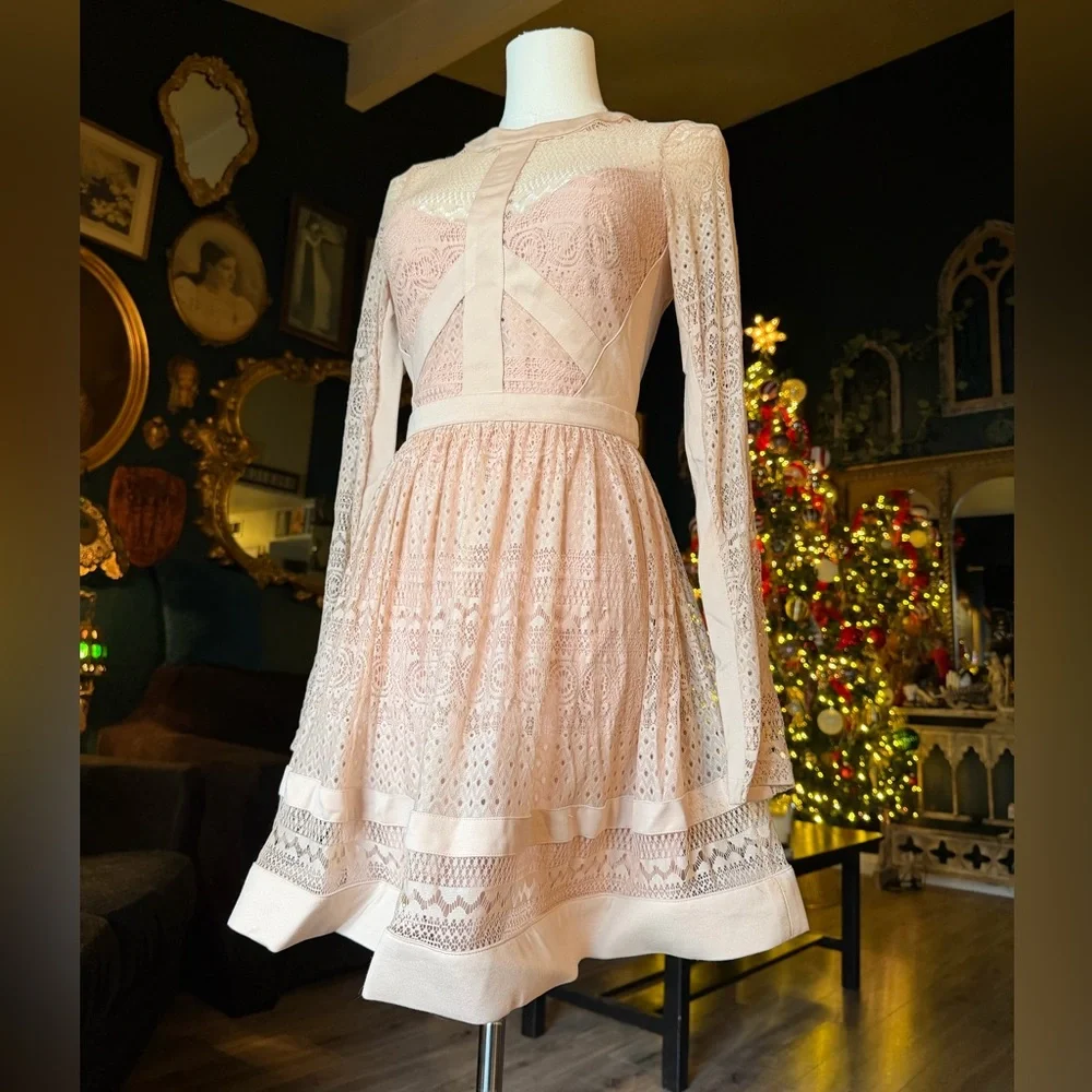 Bebe Dress – Women’s 0 – Light Pink Lace Block Y2K Vintage –Long Sleeve – Lined - Picture 3 of 12